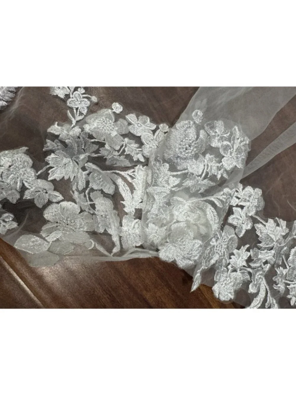 Bridal Applique Veil 1 Layer Lace Embroidered Edge Cathedral Wedding Veil NEW